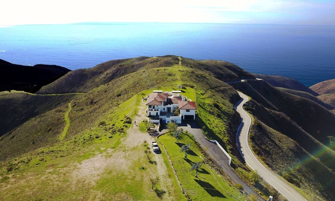 Malibu Casa | Malibu lujo retiro con vista al mar. Sobrevivimos a los incendios y estamos en pleno funcionamiento!