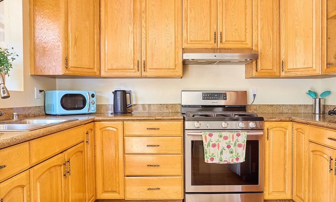 Malibu Apartamento | Malibu Nature Retreat - Stylish 2BR Minutes from the Beach