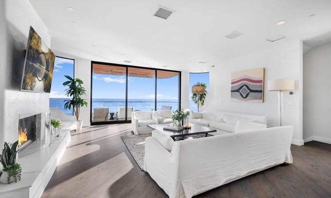 Eastern Malibu Villa | Malibu Oasis - Architectural Masterpiece with Beachfront Oasis
