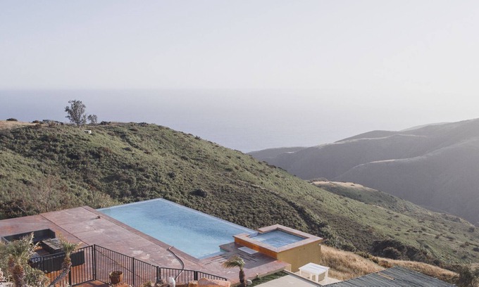 Malibu Casa | Beautiful Malibu Home with Incredible Ocean and Mountain views