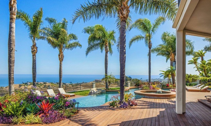 Central Malibu Casa | MALIBU PACIFIC PARADISE ESTATE WITH 5 BEDS, POOL, SPA, WELLNESS CENTER & VIEWS