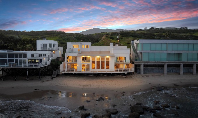 Eastern Malibu Casa | Malibu Shores Retreat Ocean Views Gym Fireplace
