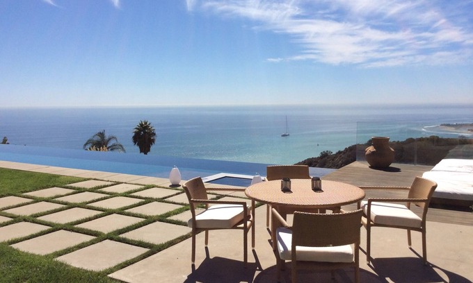 Eastern Malibu Casa | Malibu Villa with Infinity Pool, Spectacular 180 degree Coastal Views