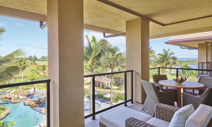 Foster Village Condominio | Maliula 3-Bdrm Signature,Penthouse-style,Access to Rooftop Terrace