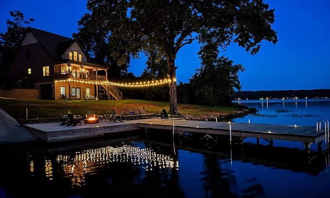 Shelby Casa | Mallards Nest on Lay Lake: Game Room & Boat Ramp