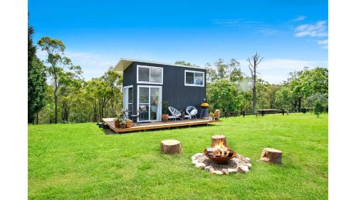 Freemans Reach Casa | Malniri Park by Tiny Away
