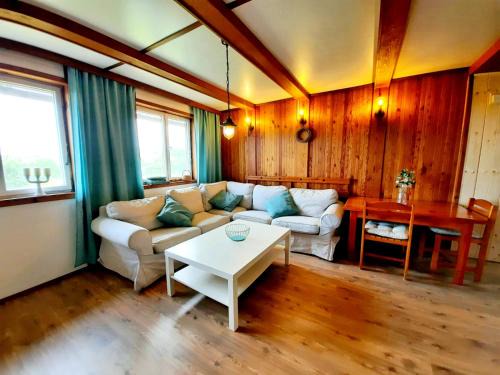 Hlohovec Casa | Malovaný sklípek