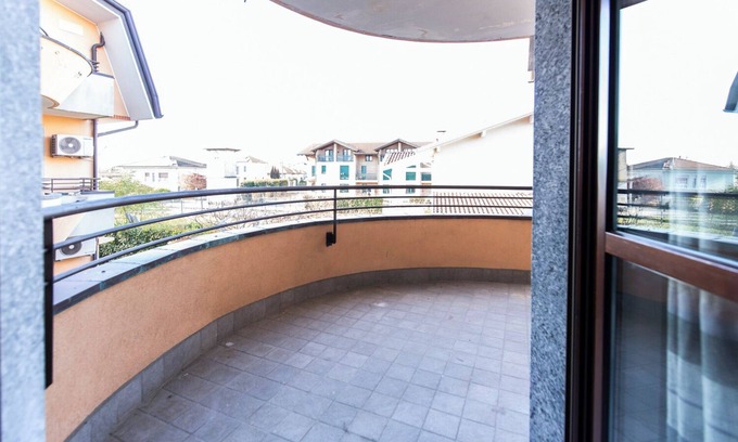 Vizzola Ticino Apartamento | Malpensa Express - One Bedroom Apartment, Sleeps 4