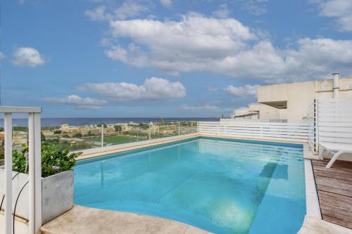 Tal-Ibrag Apartamento | Malta Pool Penthouse