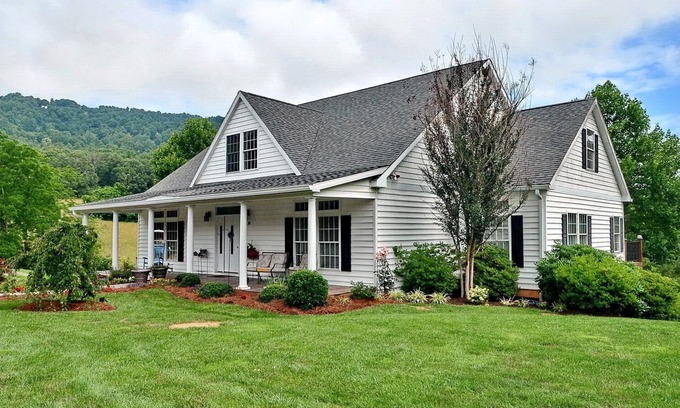 Arden Apartamento | ¡El escondite de mamá Dee! Tu casa mientras estás en Asheville NC