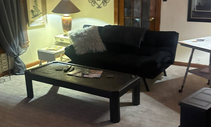 Como Casa | Mama Jean's Pillowville Home- Charming 2-bedroom house in Gleason with WiFi
