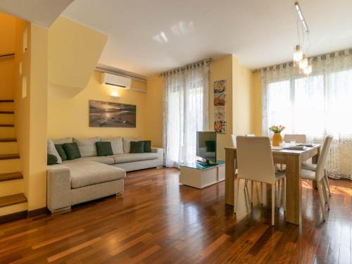 Mandello del Lario Apartamento | Mamma Ciccia - Casa Laura elegant & spacious apt
