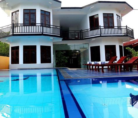 Ettukala Hotel | Mamma Raji Hotel - Freedom Paradise