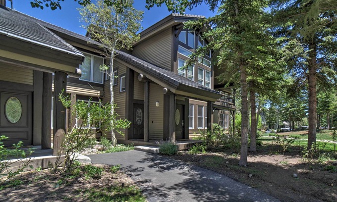 Mammoth Lakes Condominio | Cosy Mammoth Lakes Condo - A pie del campo de golf!