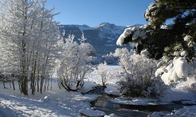 Mammoth Lakes Condominio | Mammoth - Snowcreek 69 - Fachadas en el prado y Mammoth Creek