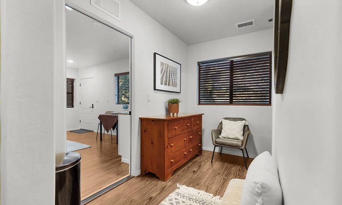 Sedona Villa | Mammoth Rock Oasis-1 bd 1ba Hot Tub Free Pets
