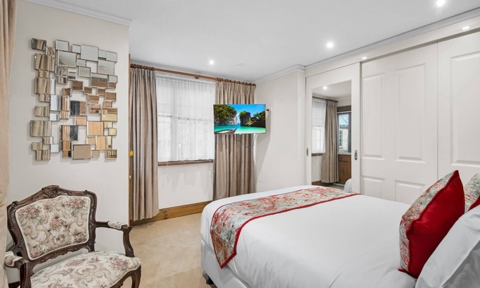 Launceston CBD Casa | Manee's On Elphin 1BR fully self-contained