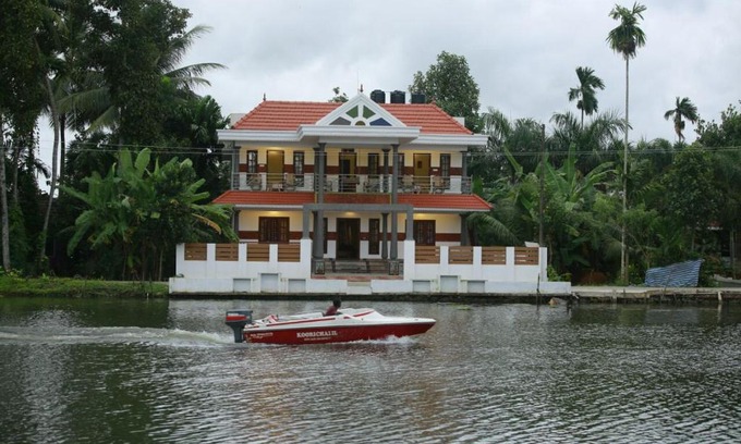 Kumarakom Casa | Mango Kerala Homes