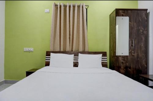 Pune Cabina | Mango tree lodging