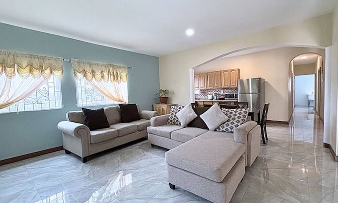 Mango Walk Casa | Mango Villa at Montego Bay! - Entire home in Montego Bay, Jamaica