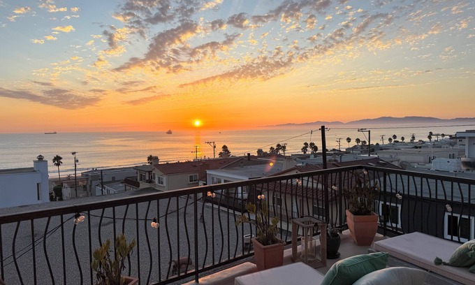Sand Section Casa | Manhattan Beach Surf Haven