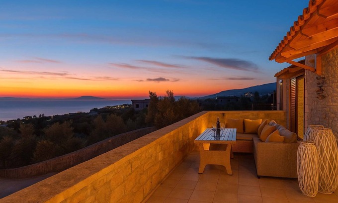 Lefktron Apartamento | Mani Panoramic Seaviews - Luxury Summer Haven