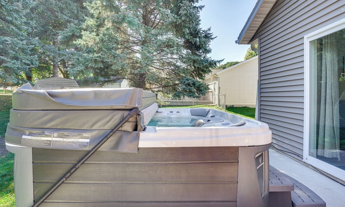 Mankato Cabaña | Mankato Getaway w/ Game Room & Salt Water Hot Tub!