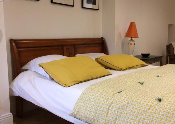 Saint-Aubin-du-Cormier Casa | Manoir de la celinais côté cour