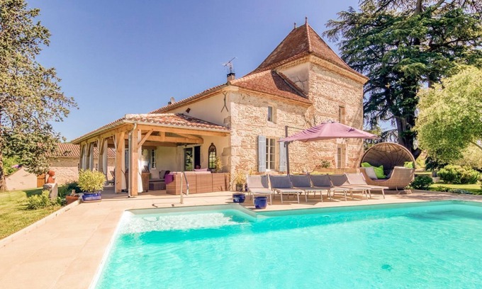Castelmoron-sur-Lot Otro | Manoir Des Cedres - Eight Bedroom Castle, Sleeps 20