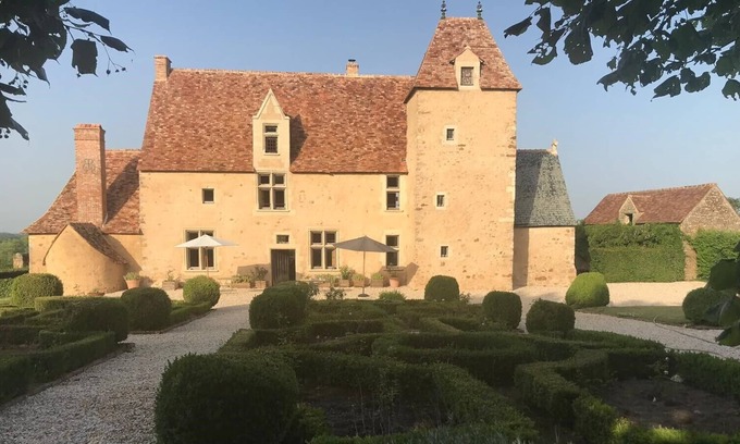 Saint-Symphorien Otro | Manoir Le Mans