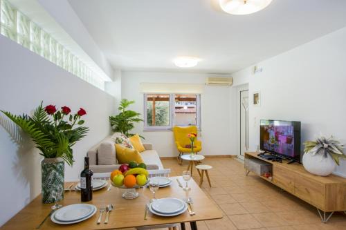 Agia Marina Apartamento | Manolia Dream Apartment 30m to the beach