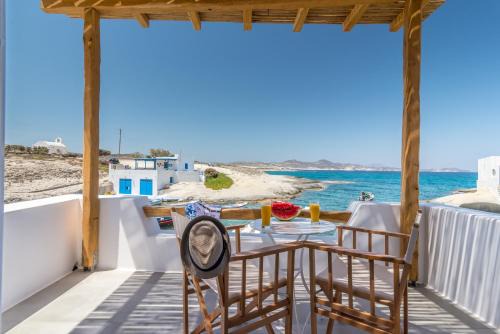 Milos Casa | Manolis And Filio Home -By The Sea
