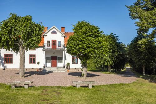 Grillby Casa | Manor House By Lake Mälaren Near Stockholm