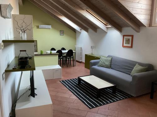 San Nicolo Apartamento | Mansarda nel cuore di Novi