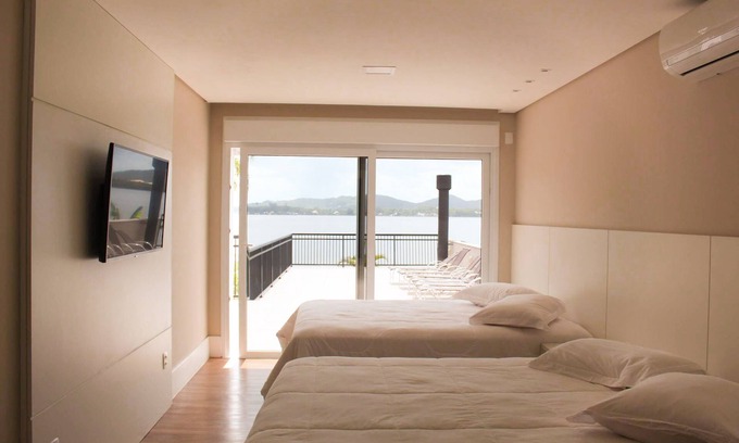 Canto da Lagoa Casa | Mansion | Beira da Lagoa with hydromassage