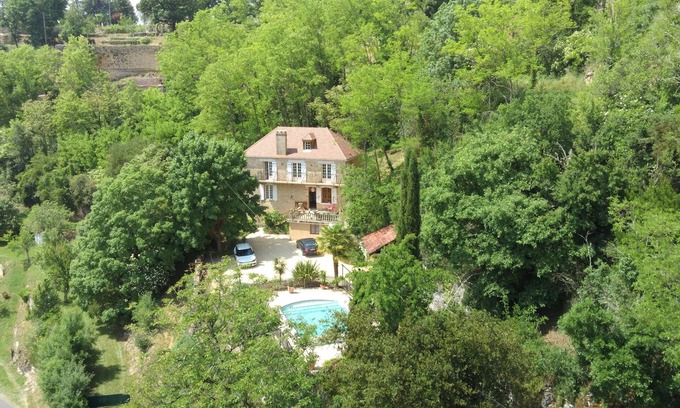 Domme Casa | Mansion house & guests house with heated pool / AC and speed internet in Domme