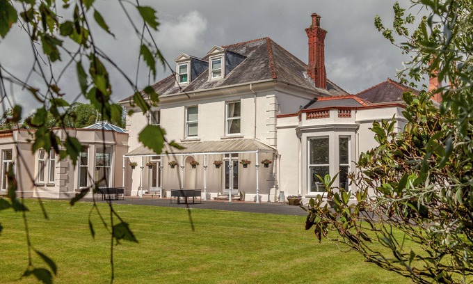 Llanybri Casa | Mansion House Llansteffan