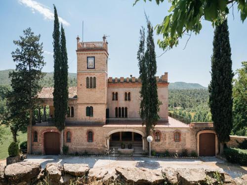 Castellnou de Bages Casa | Mansion in Castellnou near Pedraforca Mountains