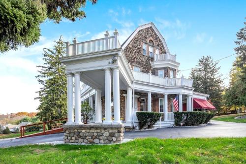 Montebello Apartamento | Mansion in the Mountains - Luxury, Peace & Family
