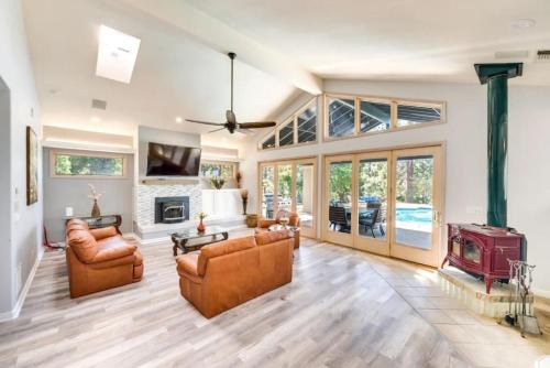 Placerville Casa | Mansion, Pool, Game Room
