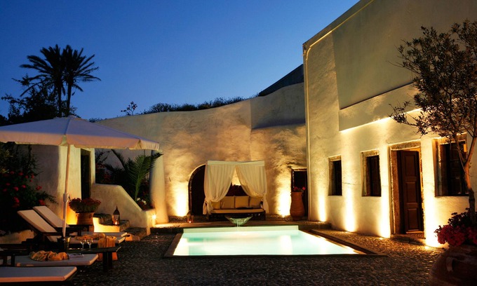 Megalochori Villa | Famosa villa de Santorini con piscina privada, coche y traslado privado