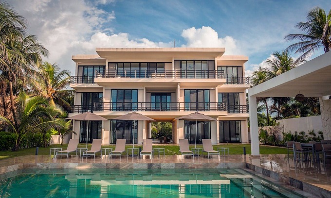 Soliman Bay Apartamento | MANTARRAYA - Luxury Beachfront Condo & Daily Cleaning
