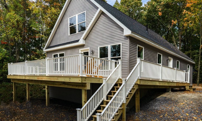 Mooers Forks Casa | Maple Cove Lakefront Home