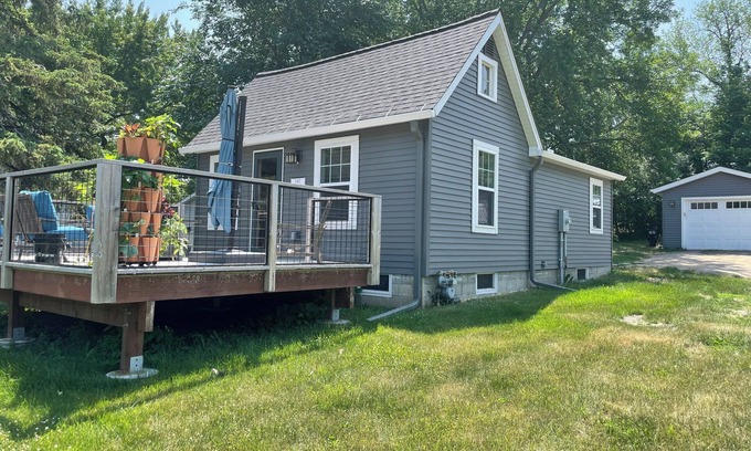 Owatonna Casa | Maple Creek Retreat