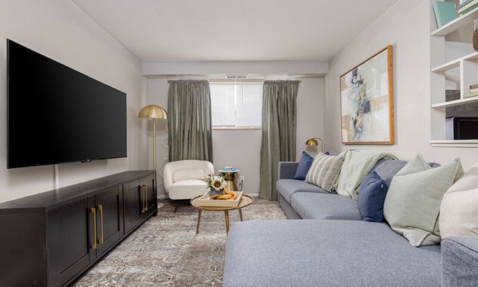 Maple Heights Apartamento | Maple Heights Gem Libby Unit 1