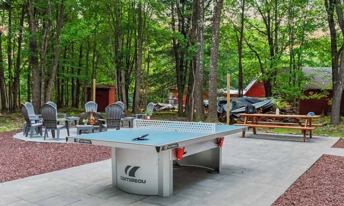 Briar Crest Woods Casa | Maple Oasis by AvantStay | Newly Built w/ Hot Tub, Game Room & Fire Pit