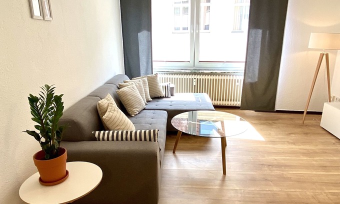 Braunschweig City Center Apartamento | # MAR13.1 beautiful & bright two room apartment at Dankwarderode Castle / town hall