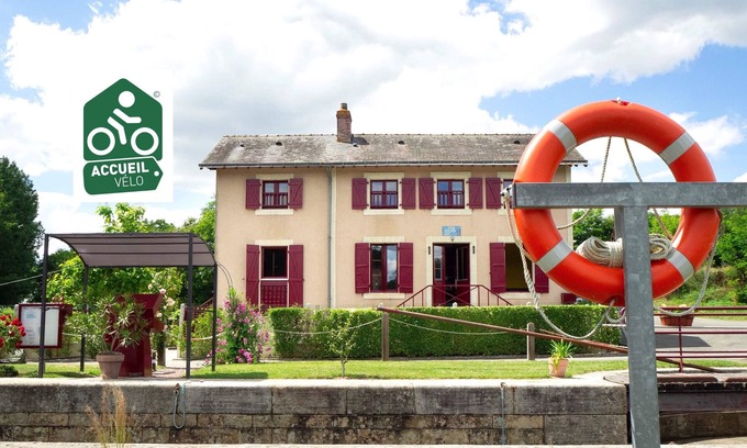 La Jaille-Yvon Casa | MARA RIVIERE former lock keeper's house