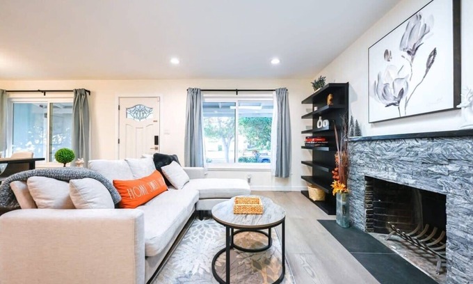 Sunnyvale West Casa | @ Marbella Lane - Exquisite Home | 3BR
