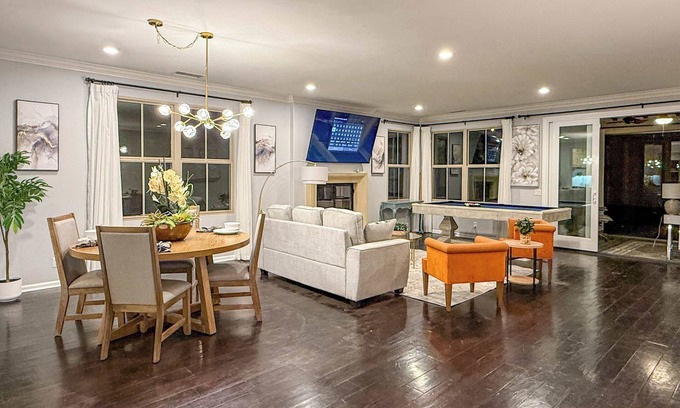 Woodbury Casa | @ Marbella Lane - Vibrant 4BR Home in Irvine